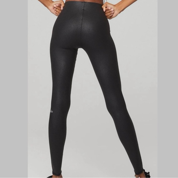 ALO Set: Faux Leather Airbrush High Waist Leggings Black - S. Lavish Bra - M - Picture 4 of 7
